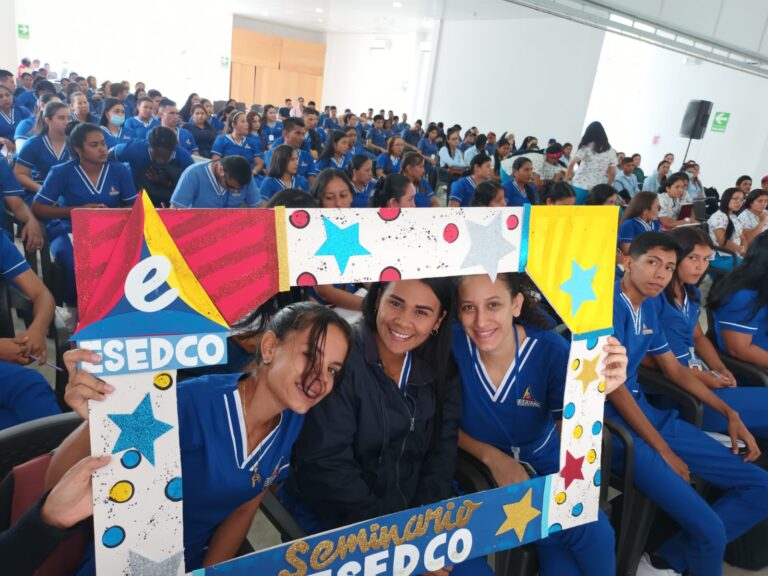 ESEDCO Realiza Seminario Innovador para Estudiantes de Enfermería